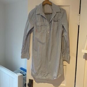 Vineyard vines harbor cover seersucker blue and white striped